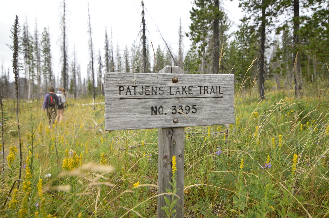 The Patjens Lakes trailhead sign