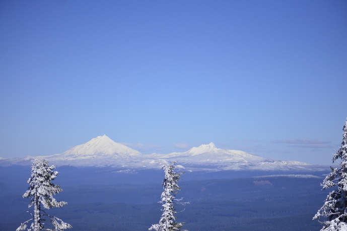View of Mt. Jefferson and Three Finger Jack from the Horsepasture Mountain summit