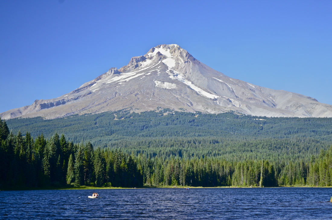 A view of Mt. Hood from the Trillium Lake loop hike