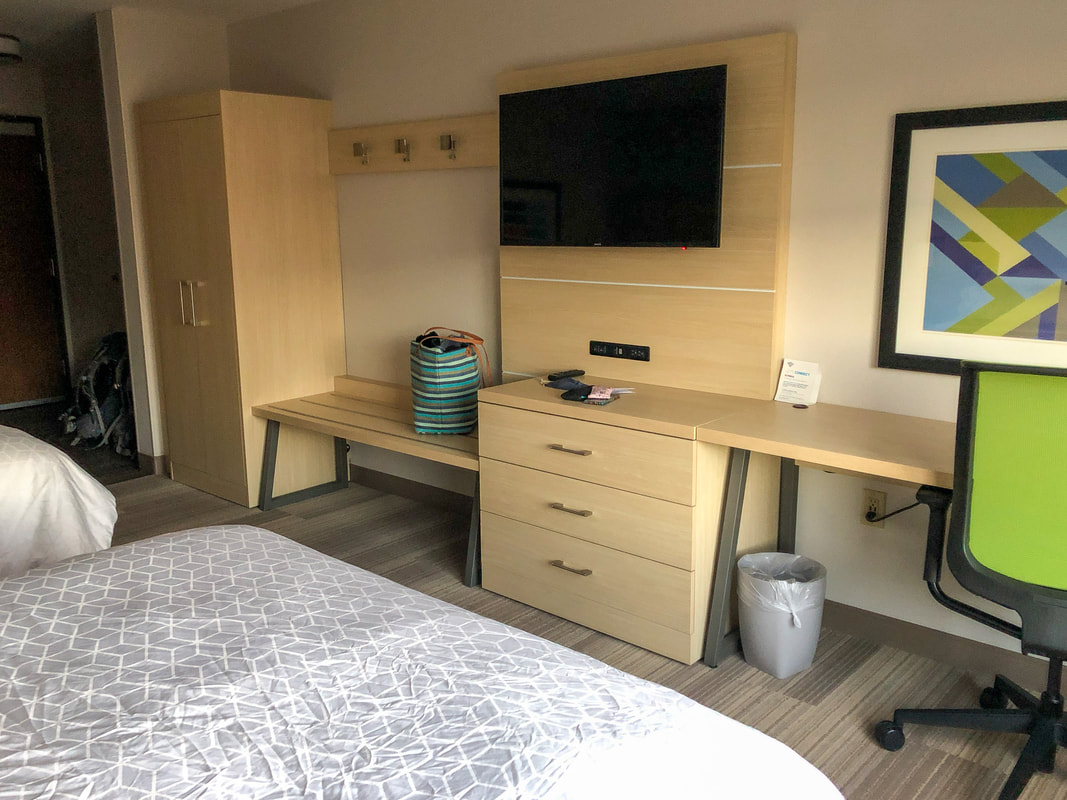 double queen room at the Holiday Inn Express Medford Oregon