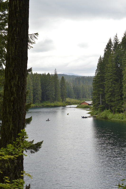 Clear Lake lodge along the Clear Lake hiking trail
