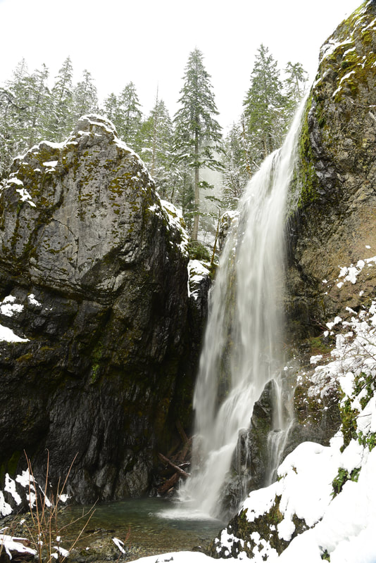 Henline Falls in winter