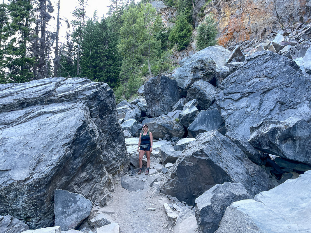 large rocks along the Tamanawas Falls trail