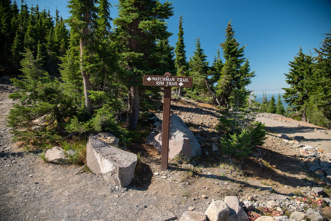 Crater Lake Rim Trail sign