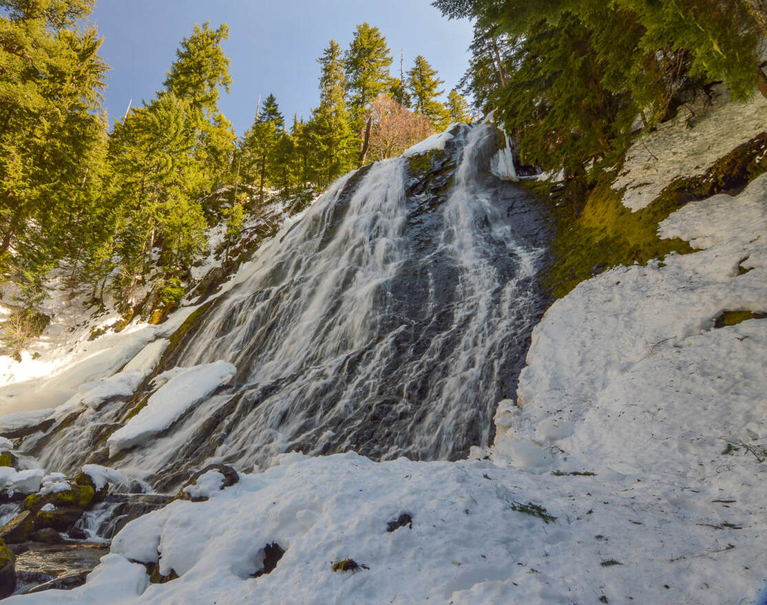 Diamond Creek Falls in the winter