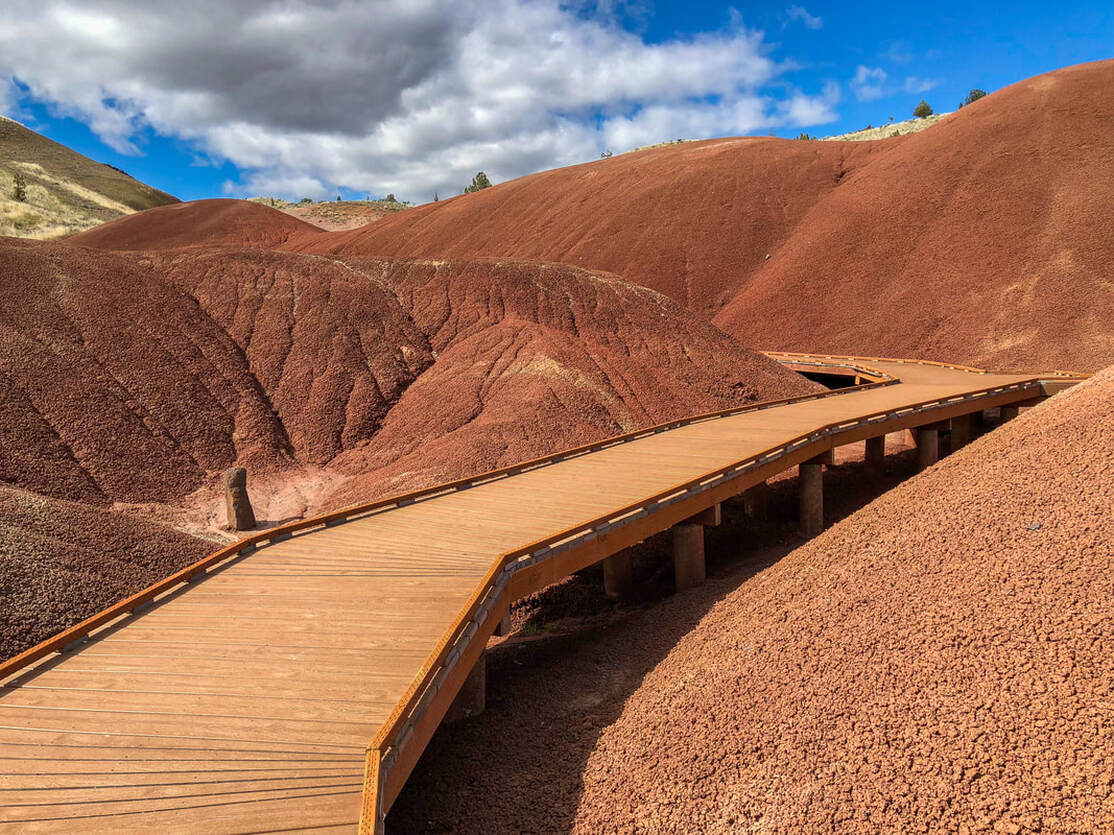 Painted Hills trail with boardwalk
