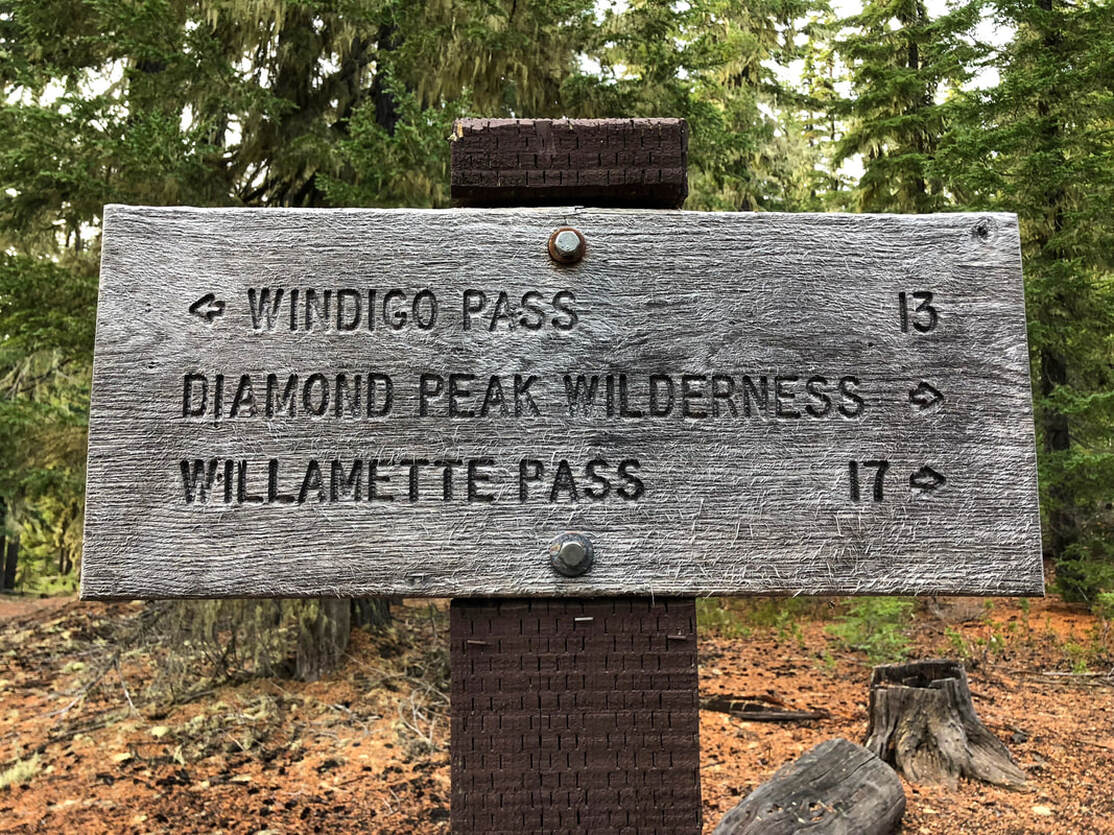 Sign for PCT at Summit Lake