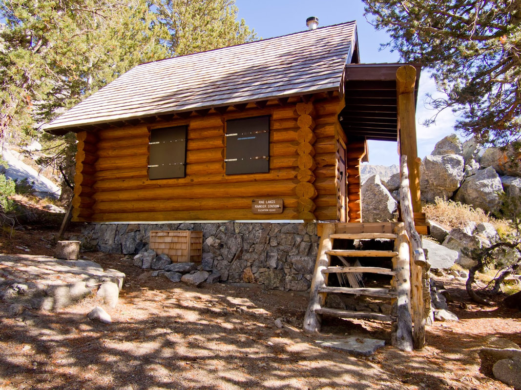 Forest Service Ranger cabin at Rae Lakes