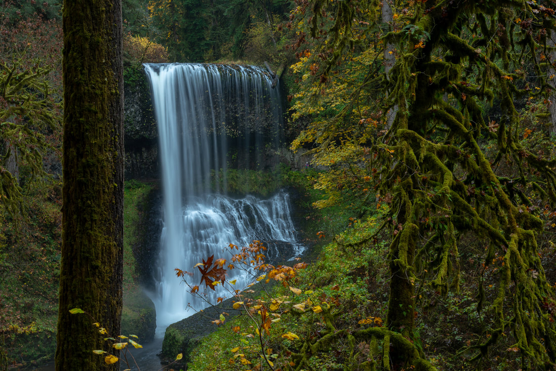 Silver Falls State Park best fall foliage hike in Oregon